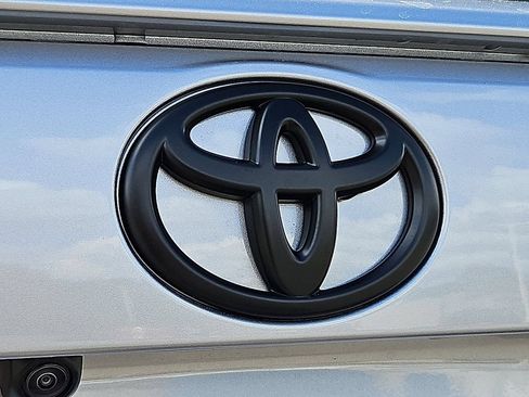 Used 2025 Toyota RAV4 XLE Premium w/ Weather Package AWD/4WD image 19