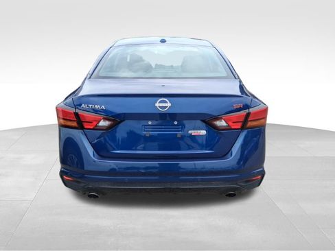Used 2024 Nissan Altima 2.5 SR w/ SR Premium Package FWD image 4