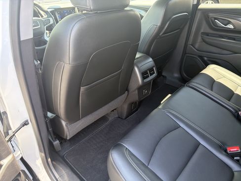 Used 2024 GMC Terrain SLT AWD/4WD image 34