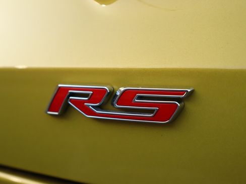 Used 2024 Chevrolet Trax RS w/ Sunroof Package FWD image 23