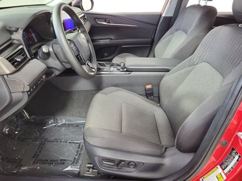 Used 2025 Toyota Camry LE w/ Convenience Package FWD image 19