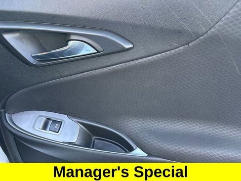 Used 2023 Chevrolet Malibu LT image 37