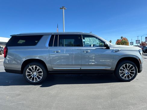 New 2026 GMC Yukon XL Denali image 7