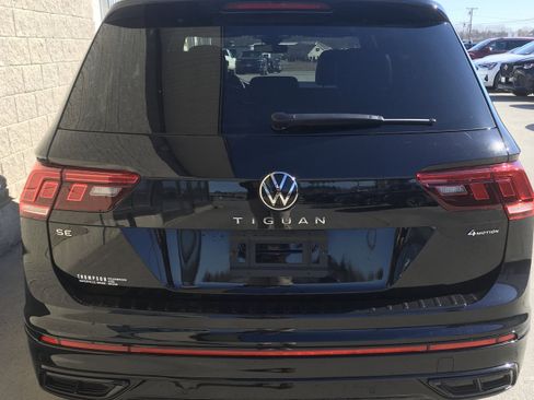 New 2024 Volkswagen Tiguan SE R-Line image 4