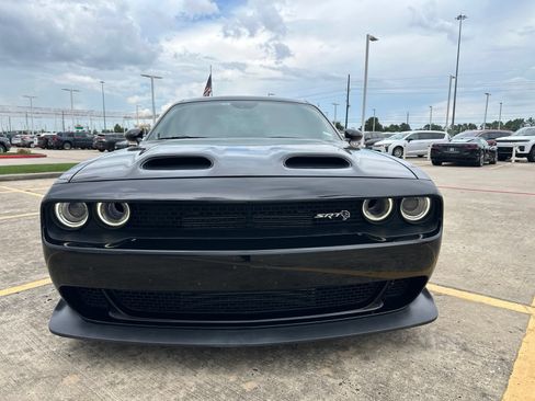Used 2019 Dodge Challenger SRT Hellcat Redeye RWD image 2