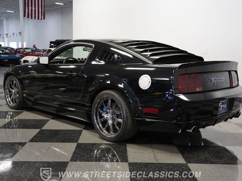 Used 2005 Ford Mustang GT image 9