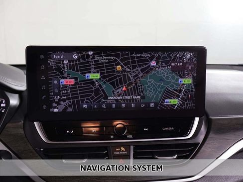 Used 2023 Nissan Altima 2.5 SV w/ SV Premium Package FWD image 3