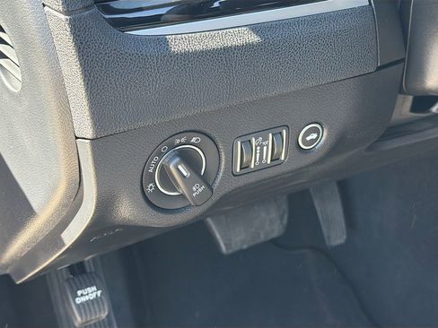 Used 2022 Chrysler 300 S image 10