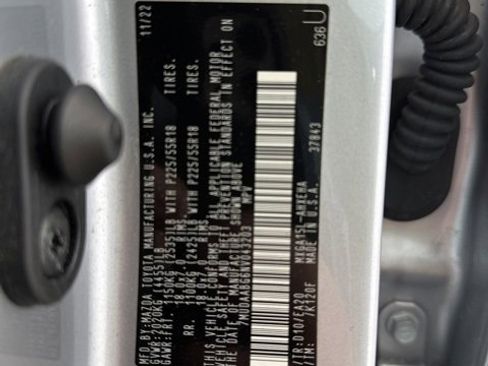 Certified 2022 Toyota Corolla Cross XLE image 31