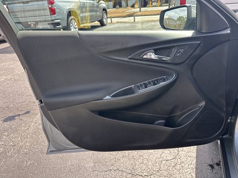 Used 2025 Chevrolet Malibu LT image 10