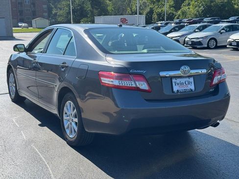 Used 2011 Toyota Camry XLE w/ SE/XLE Extra-Value Pkg FWD image 7