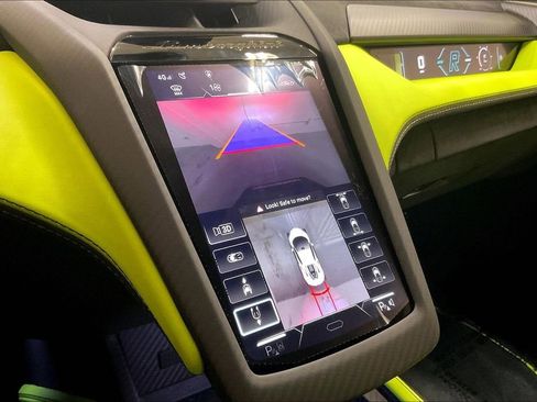 Used 2025 Lamborghini Revuelto image 28