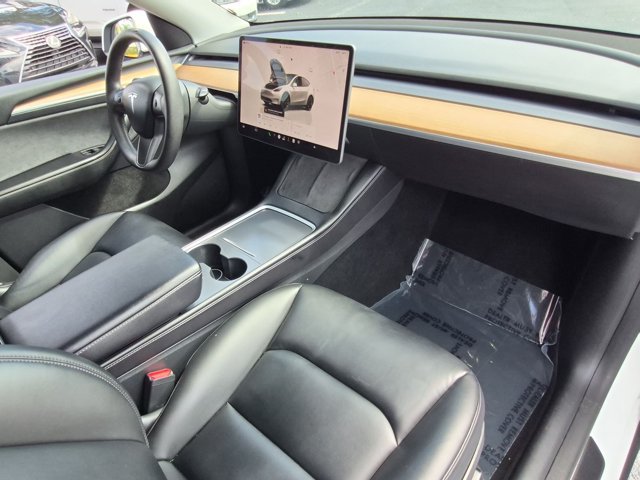Used 2022 Tesla Model Y Long Range AWD/4WD image 23