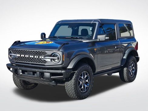 Used 2022 Ford Bronco Badlands image 2