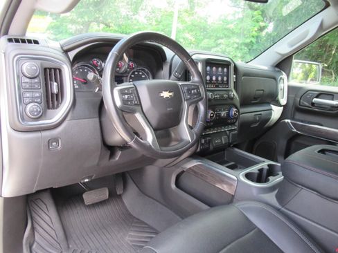 Used 2021 Chevrolet Silverado 1500 LTZ AWD/4WD image 17