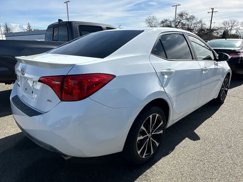 Used 2018 Toyota Corolla SE w/ Carpet Mat Package (TMS) image 2