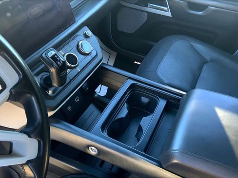 Certified 2023 Land Rover Defender 130 X-Dynamic SE image 16