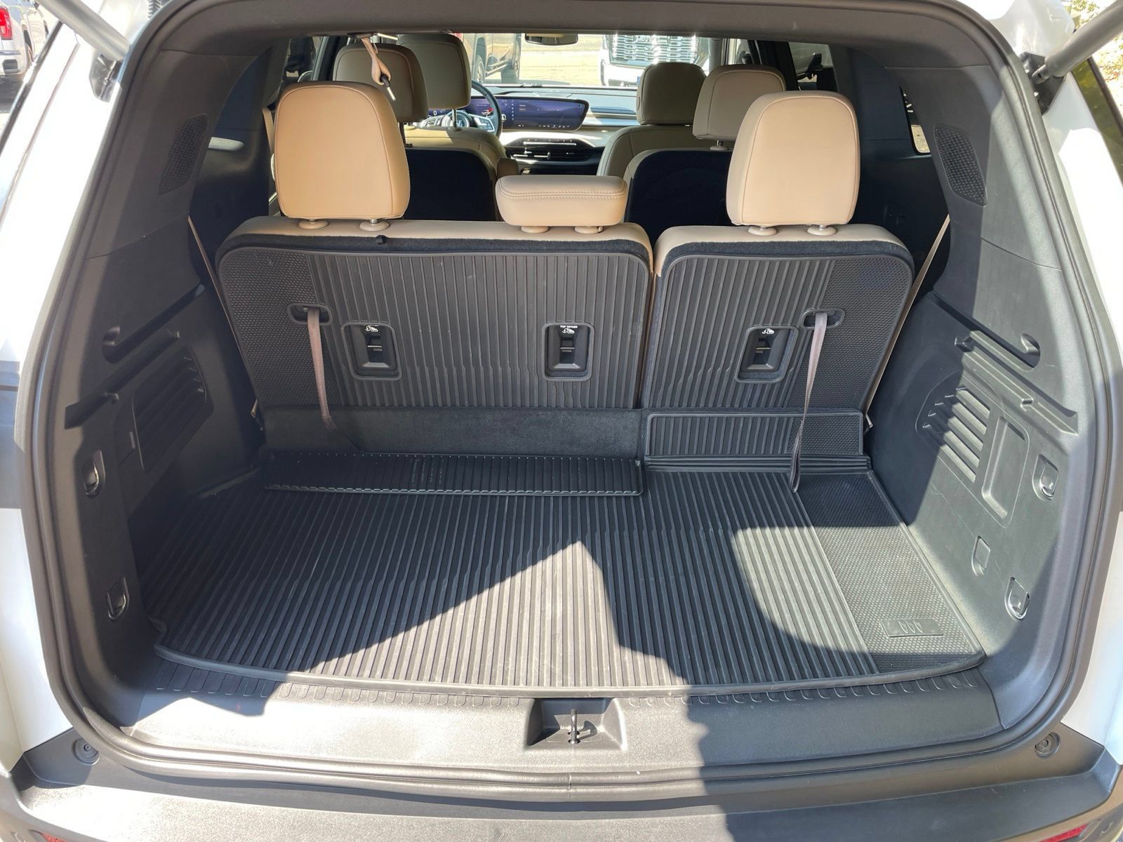 Used 2025 Buick Enclave Preferred w/ LPO, Floor Liner Package FWD image 40