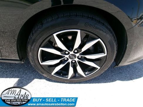 Used 2024 Chevrolet Malibu RS FWD image 17