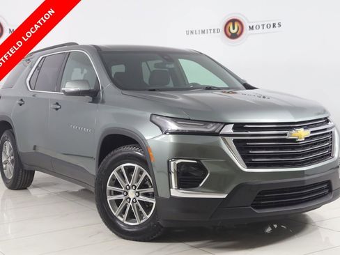 Used 2023 Chevrolet Traverse LT image 1