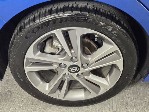 Used 2017 Hyundai Elantra Limited image 9