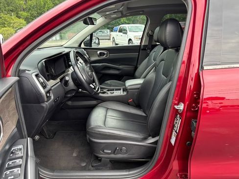 Used 2022 Kia Sorento S w/ Panoramic Sunroof Package AWD/4WD image 10