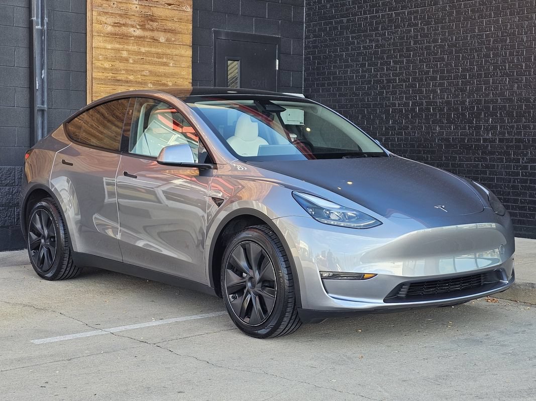 Used 2025 Tesla Model Y Long Range AWD/4WD image 8