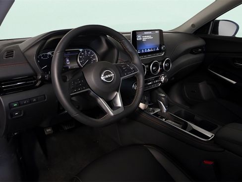 Used 2025 Nissan Sentra SR w/ SR Premium Package image 14