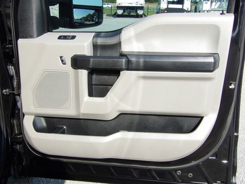 Used 2021 Ford F350 XL w/ Power Equipment Group image 38