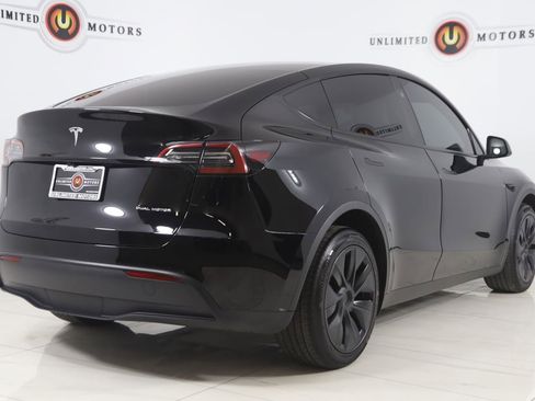 Used 2025 Tesla Model Y Long Range image 3