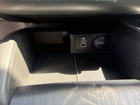 Used 2025 Ford Escape ST-Line FWD image 31