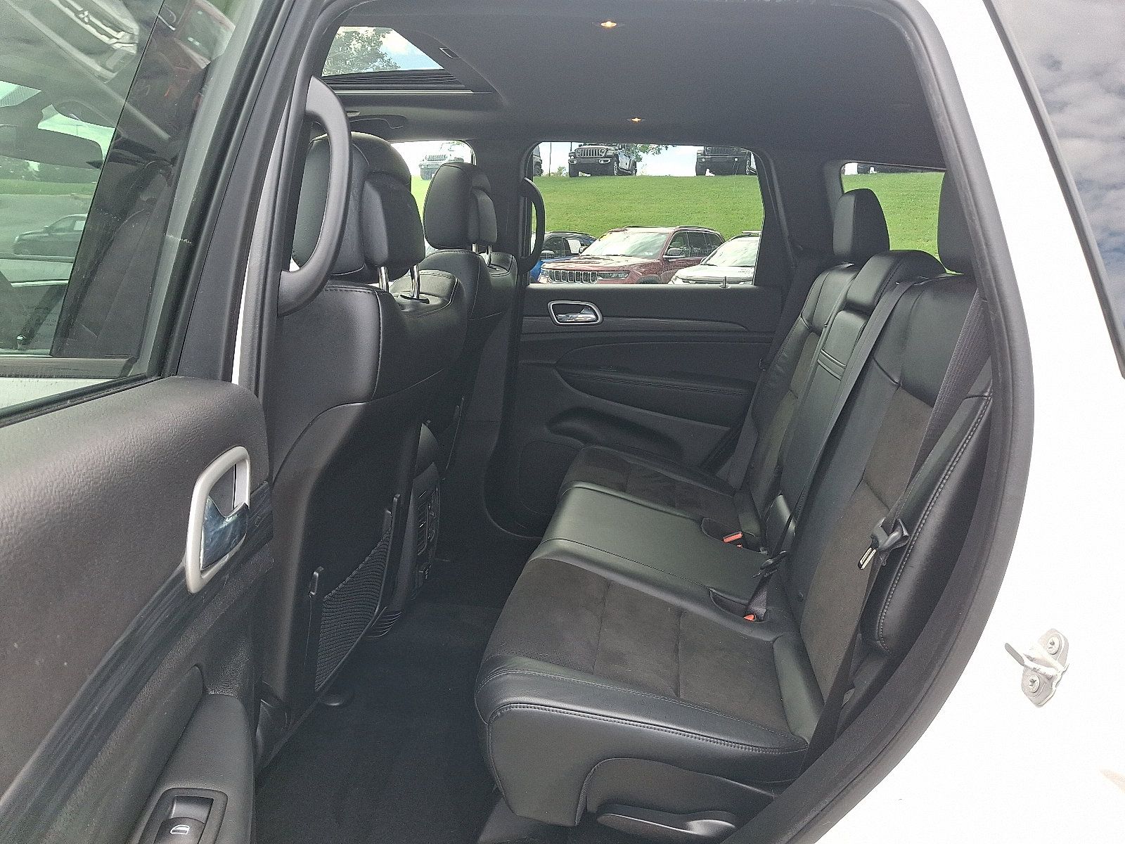 Certified 2021 Jeep Grand Cherokee Laredo X AWD/4WD image 10