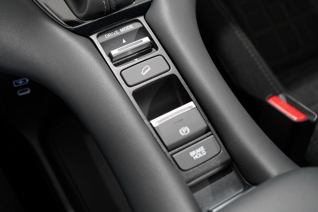 Used 2025 Honda HR-V LX image 25