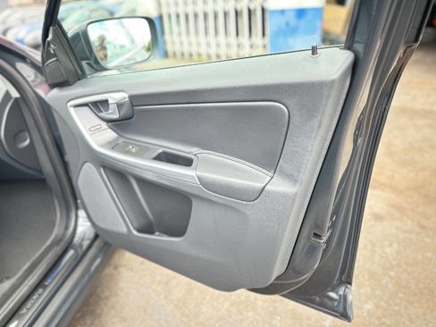 Used 2015 Volvo XC60 T6 FWD image 19