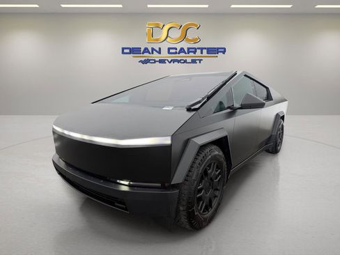 Used 2024 Tesla Cybertruck AWD Crew Cab image 2