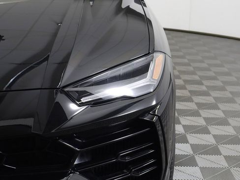 Used 2022 Lamborghini Urus image 18