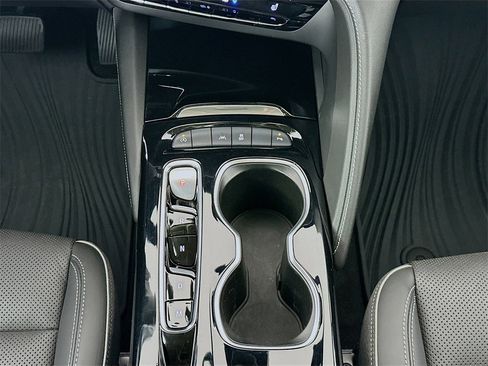 Used 2022 Buick Envision Essence w/ Safety Package image 21