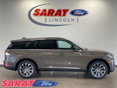 New 2026 Lincoln Aviator Reserve image 8