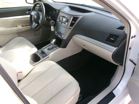 Used 2011 Subaru Legacy 2.5i Premium image 27