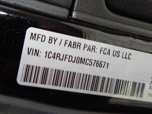 Used 2021 Jeep Grand Cherokee SRT w/ Trailer Tow Group IV image 16