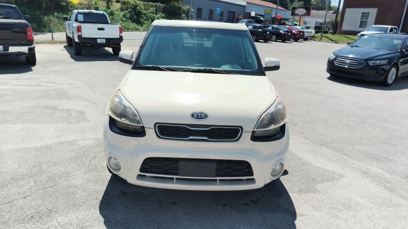 Used 2012 Kia Soul ! FWD image 8
