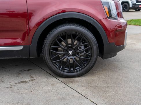 Used 2023 Kia Telluride EX w/ EX Captain's Chair Package image 38