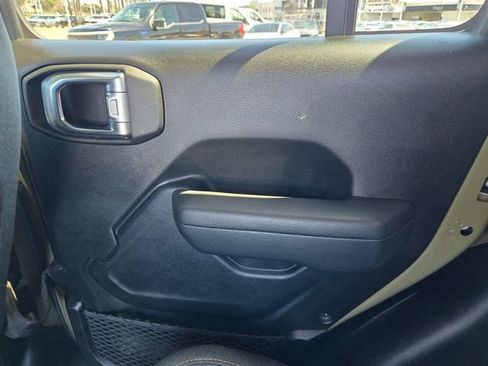 Used 2025 Jeep Gladiator Sport AWD/4WD image 14