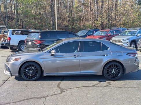 Used 2022 Toyota Camry XSE image 4