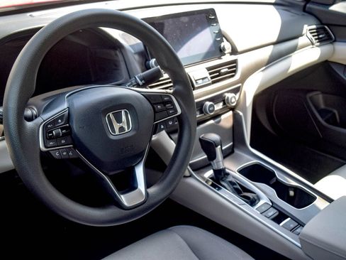 Used 2022 Honda Accord LX image 11