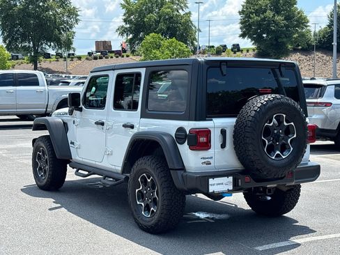 Used 2023 Jeep Wrangler Unlimited Rubicon 4xe w/ Cold Weather Group AWD/4WD image 7