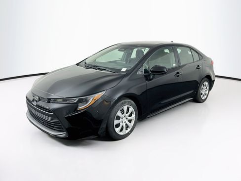 Used 2025 Toyota Corolla LE FWD image 3