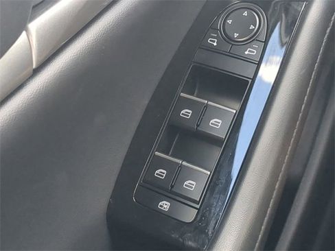 Used 2025 MAZDA MAZDA3 s image 21