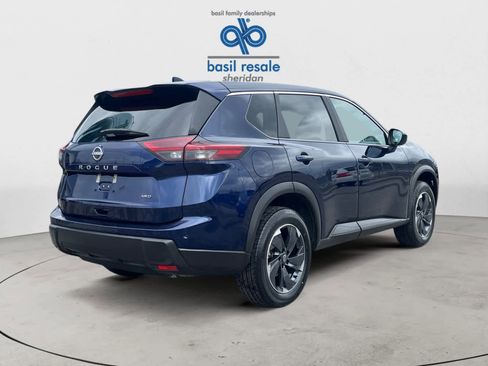 Used 2025 Nissan Rogue SV image 5