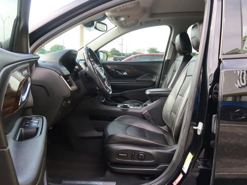 Used 2020 GMC Terrain Denali w/ Denali Premium Package FWD image 16